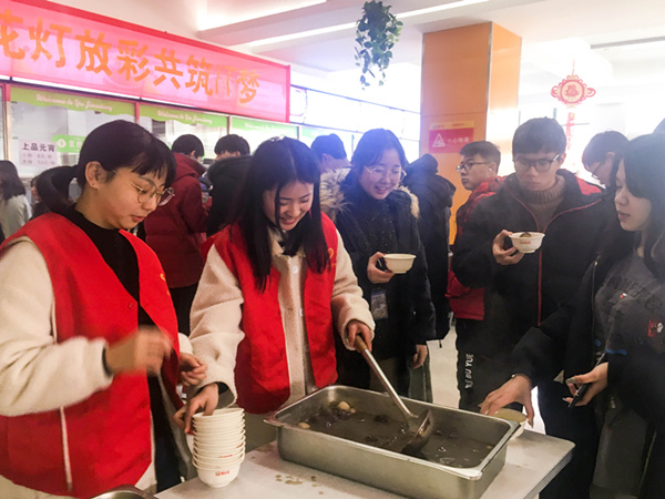 猜灯谜，闹元宵—南京新华不一样的元宵节