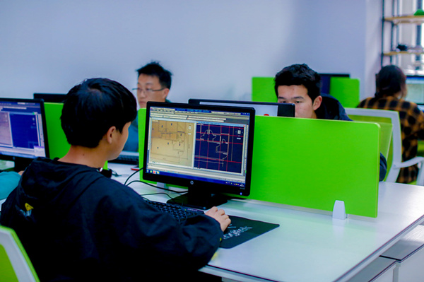 南京新华电脑的学费多少？学费贵么？