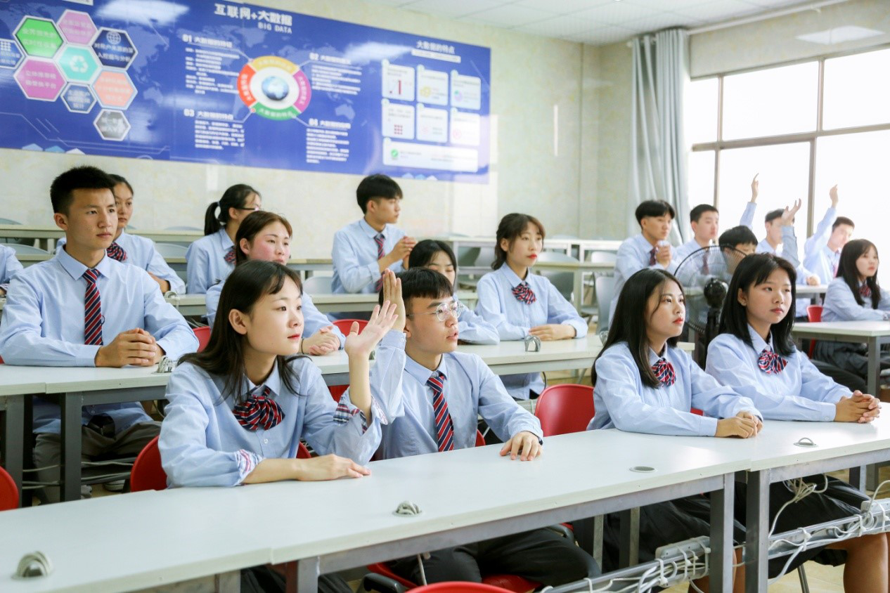 南京有什么学校适合初中毕业的？