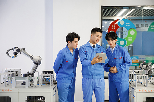 男孩子适合学什么技术才能有前途 男孩子适合学什么技术才能有前途