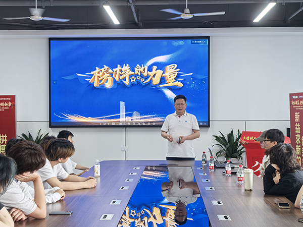榜样的力量：优秀学子卞雨馨返校分享，点亮学弟学妹成长路